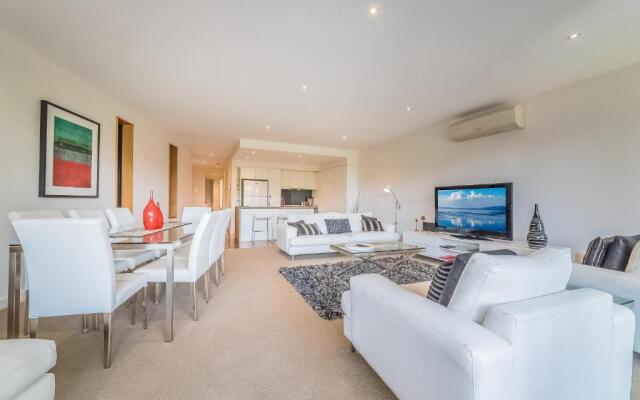 Cscape 3brm Apartment with a View