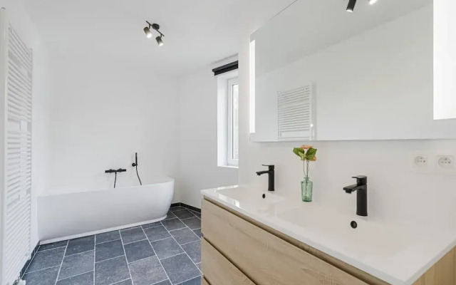 Modern Holiday Home in Ronse With Garden