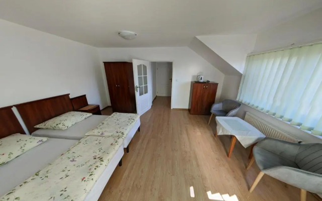 Pokoje Gościnne - Leśna 8