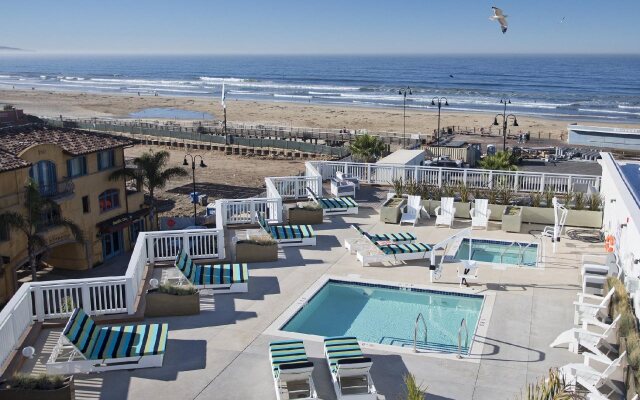 Inn at the Pier Pismo Beach, Curio Collection by Hilton