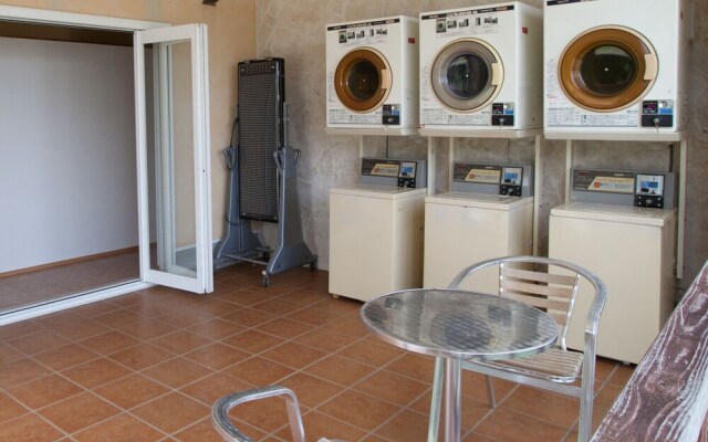 Ishigakijima Sunflower House - Hostel