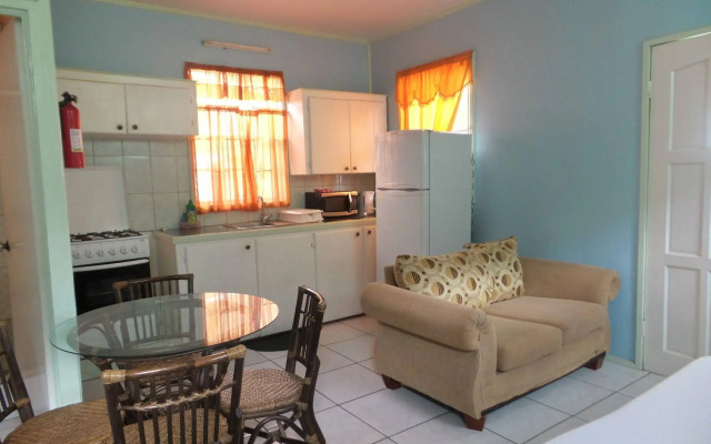Capt. Harris Suites