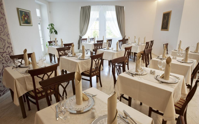 Rimske terme - Hotel Zdraviliški Dvor