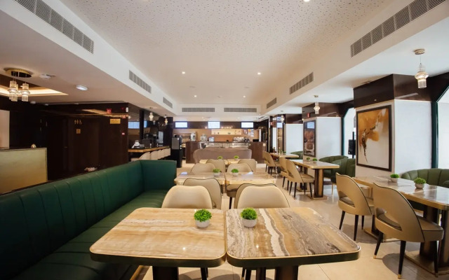 MeraPrime Gold Design Hotel