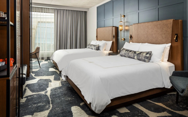 The Trade, Autograph Collection