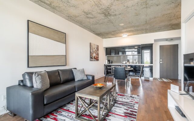Stunning New 1BR Suite Trendy Queen West