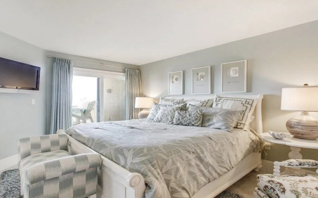 1206 Villamare Villas by RedAwning