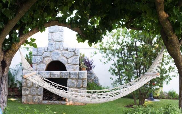 Seafront Luxury Villa w 5-en Suite BR BBQ