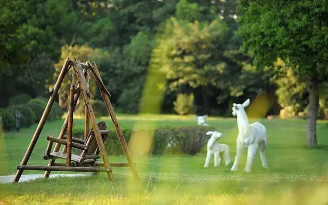 Chunlan Business Hotel