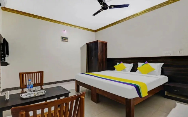 Lee Comfort by Treebo