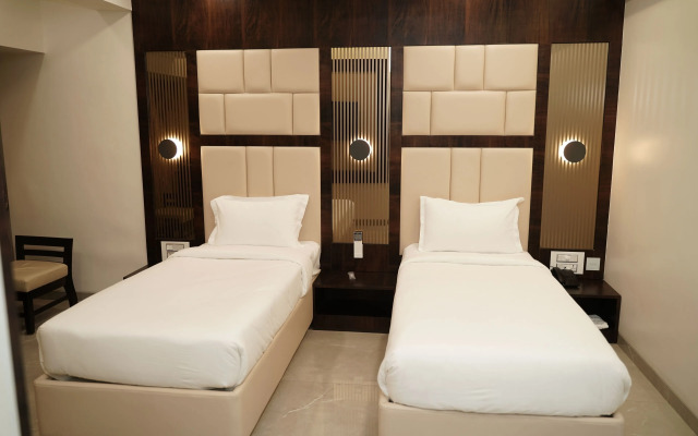 Hotel Naaz Executive Near T2 Airport