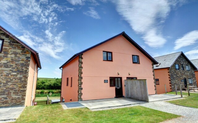 Idyllic Holiday Home in Saint Columb With Terrace