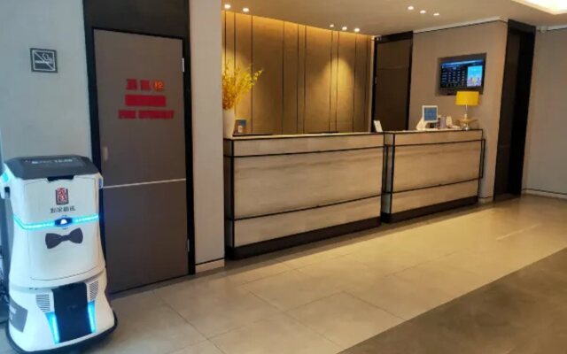 Homeinn Plus Hotel (Weihai Railway Station Hanlefang Pedestrian Street)