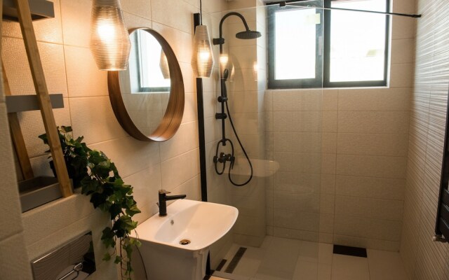 Diamond View Apartments