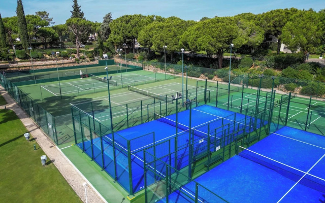 Four Seasons Country Club