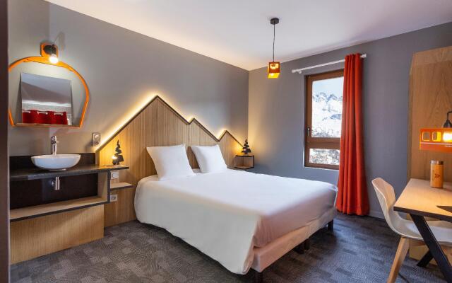 Hotel Base Camp Lodge