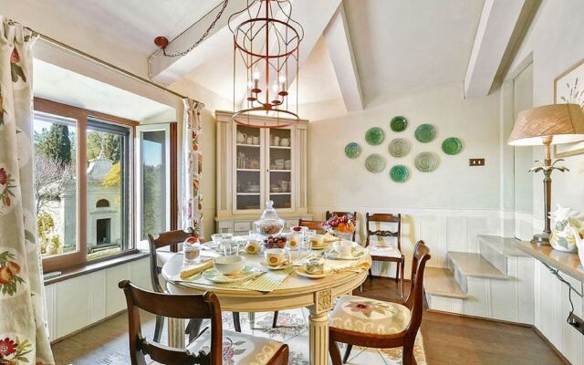 Belvilla by OYO Villa Aiola