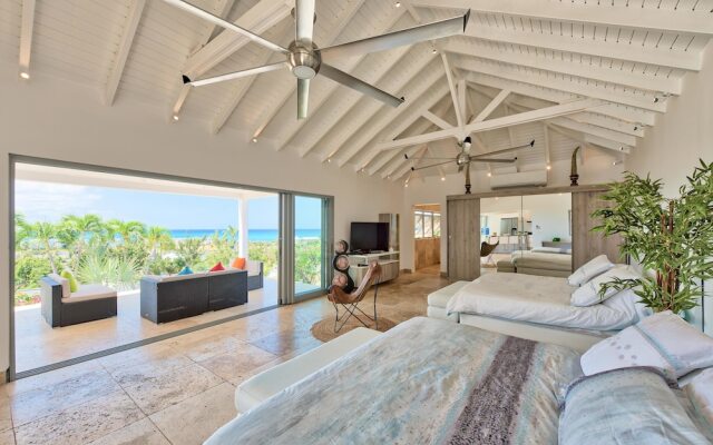 Swanky Caribbean Estate, Ocean Views, Heated Pool, AC, Free Wifi, Ping Pong, Pool Table