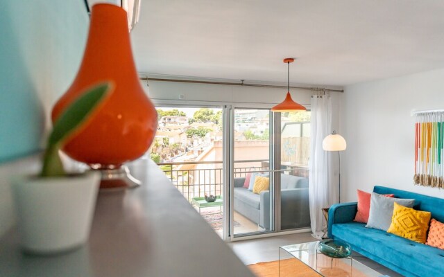 Your Retro Beach Front Hideaway in Salou
