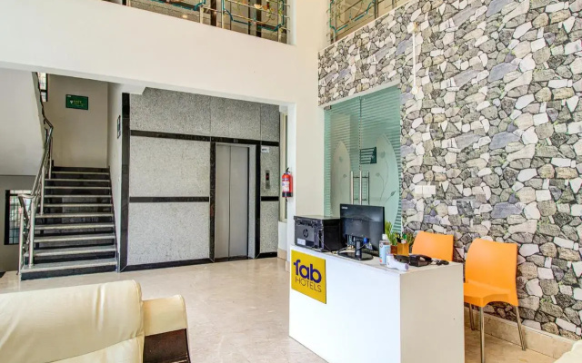 Fabhotel Emara Grand