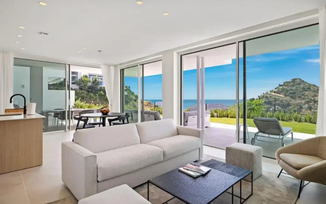 Hillside Flat With Pool in Palo Alto - Ref M49