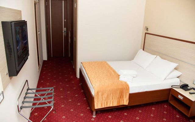 Halley Hotel