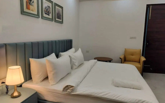 The Hoften Elite 32 Avenue, Sector 15, Gurugram