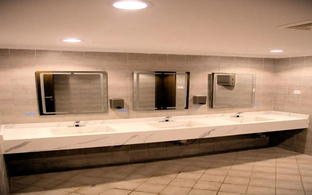 Cent Alazeziah Hotel