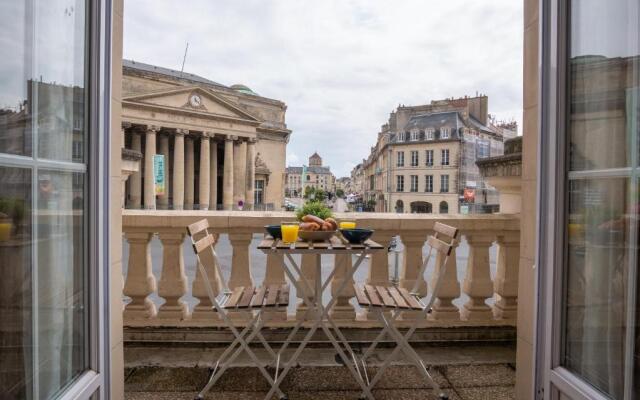 Studio rénové avec terrasse et vue unique !