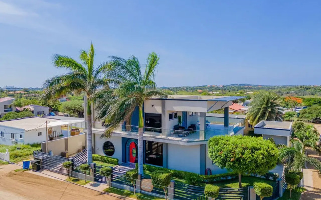 Magical Oasis 6BR w Large Pool Gazebo Views