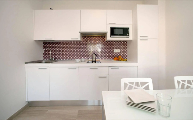 Leo Isla Canela Selection