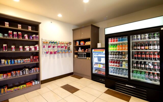 Holiday Inn Express & Suites Gaylord by IHG