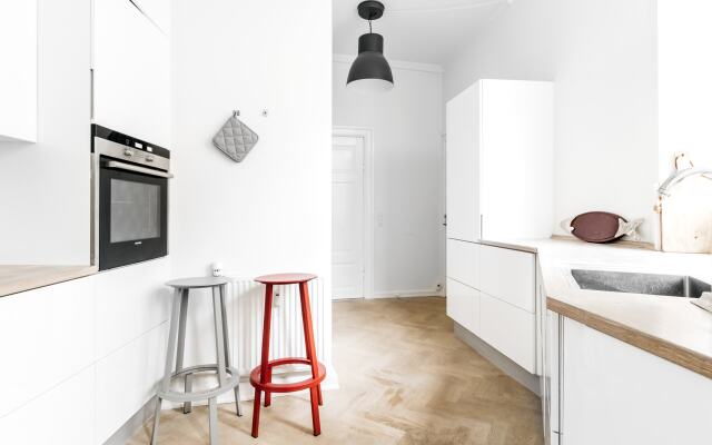 ★180SQM Luxury Apt. City center - 50M to metro! ★