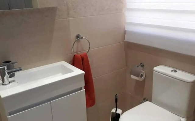 Ramzam - Spacious & Modern 3 bedroom apartment with roof terrace