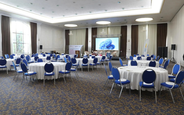 Aleksandar Palace Hotel & Spa