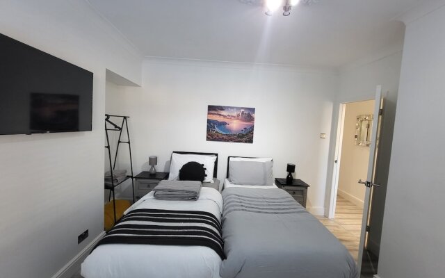 Top Luxury 2 bed Apartment - London