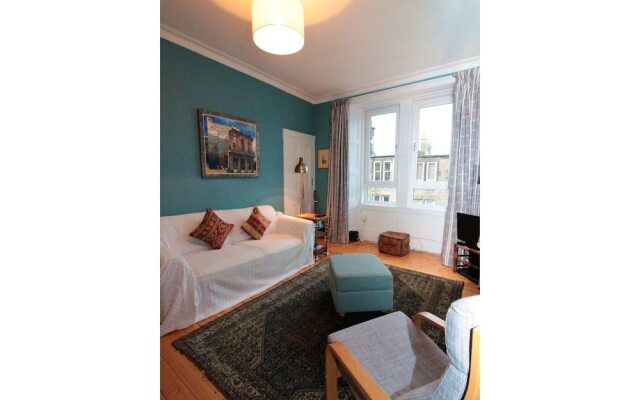 Bright, Spacious Flat For 2 in Edinburgh