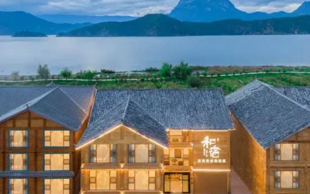 Lugu Lake HeSu Lake View Hotel