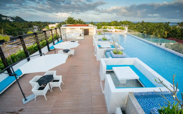 Ferra Hotel and Garden Suites
