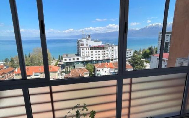 City Center With Lake View One Bedroom Apartment