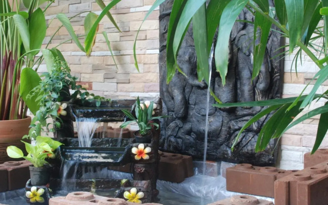 Phoemphoon 2 Hotel