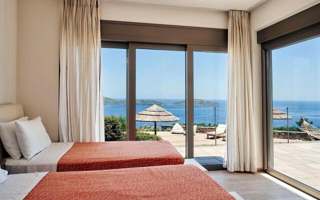 Breathtaking Views 4 Bedroom Villa