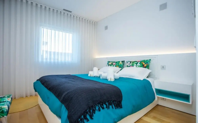 Acqua House by Rent4All