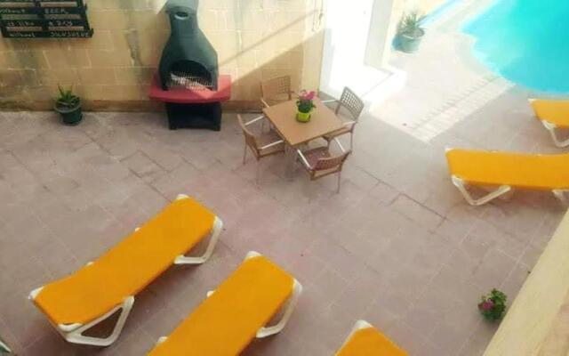 3 bedrooms villa with private pool and wifi at Qala