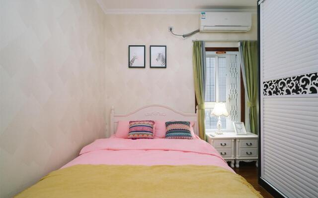 Xi'an Lianhu·North Passenger Station· Locals Apartment 00165010