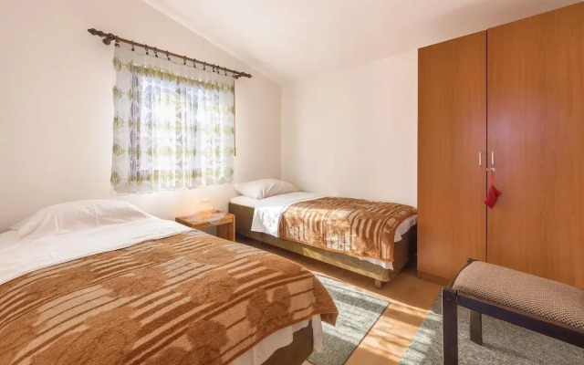 Amazing Home in Medulin With Wifi and 1 Bedrooms