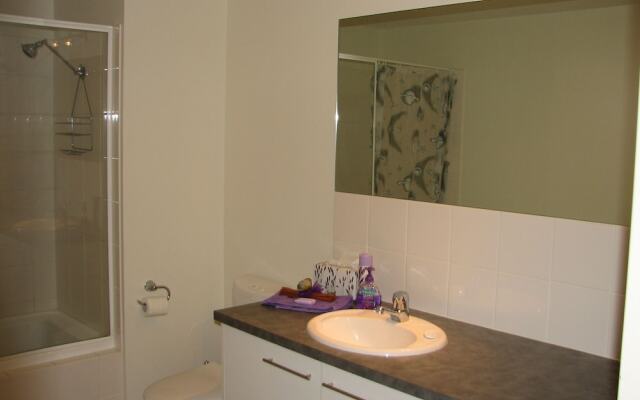 City Escape 2BD in Adelaides East End 1