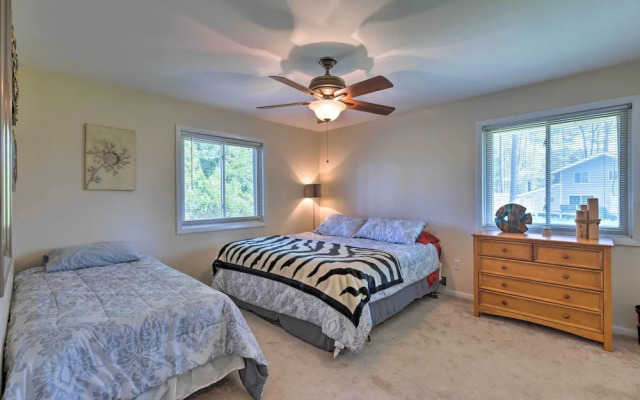 'river's Edge Retreat With Kayaks & River Access!