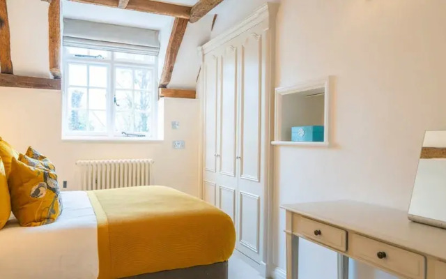 Stable Annex Bisham - Vibrant 1 Bed With Parking