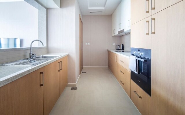 Modern 2BR w/ Tranquil Ambience in Emirates Hills!
